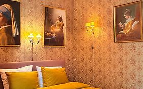 Luxurious Classical Dutch Styled Room In City Centre Of The Hague - Home Stay